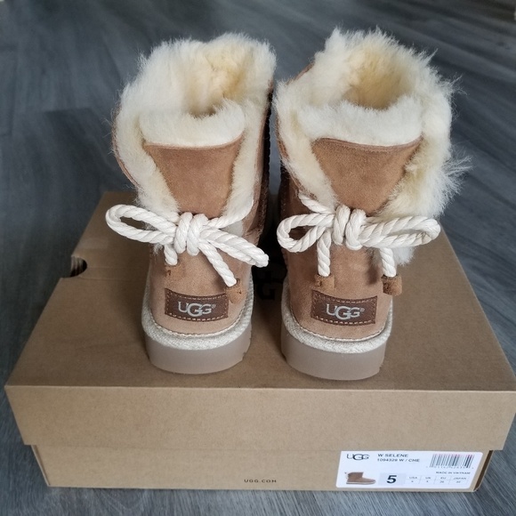 UGG Selene Suede Boot. - Picture 4 of 13